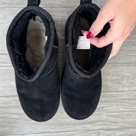 UGG Black Classic Ultra Mini Platform Boots 8 - Picture 5 of 13